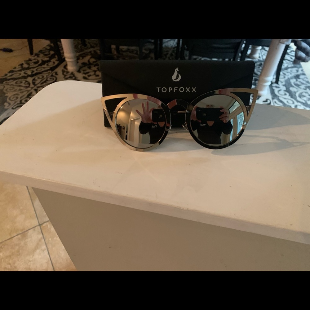 Designer sunglasses - Picture 2 of 2